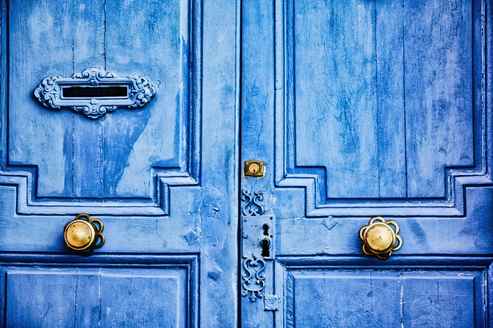 Porte bleue